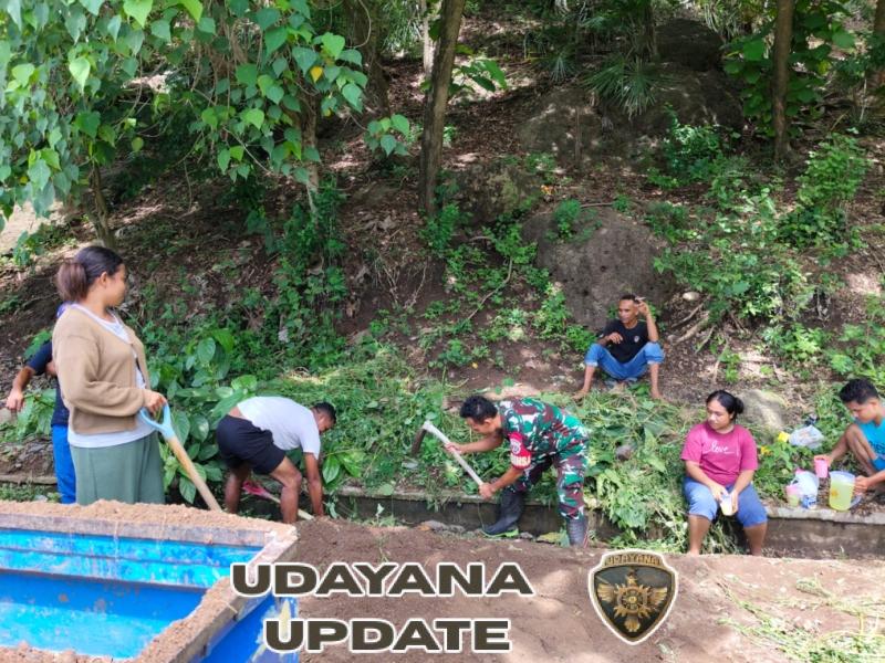 Jaga Kamtibmas Wilayah Binaan, Babinsa Maurole Gelar Pamwil dan Karya Bhakti Terbatas