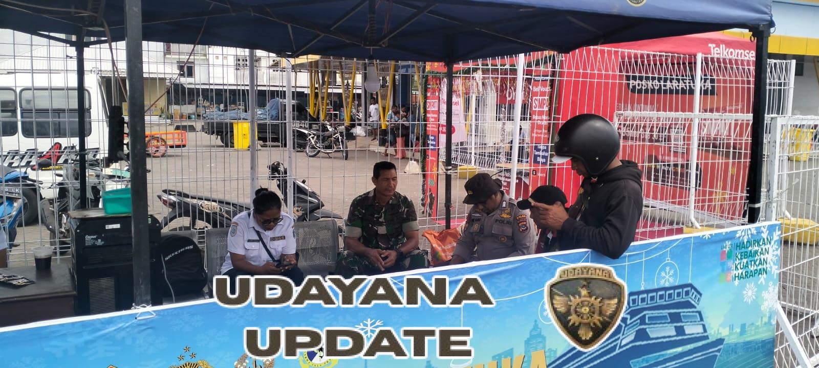 Pengamanan Nataru, Babinsa Koramil 1624-01/Larantuka Siaga di Pelabuhan