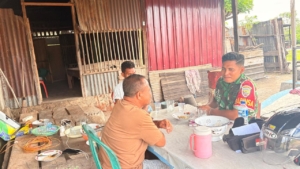 TNI Hadir di Desa Neotonda, Babinsa Tingkatkan Keamanan dan Komsos