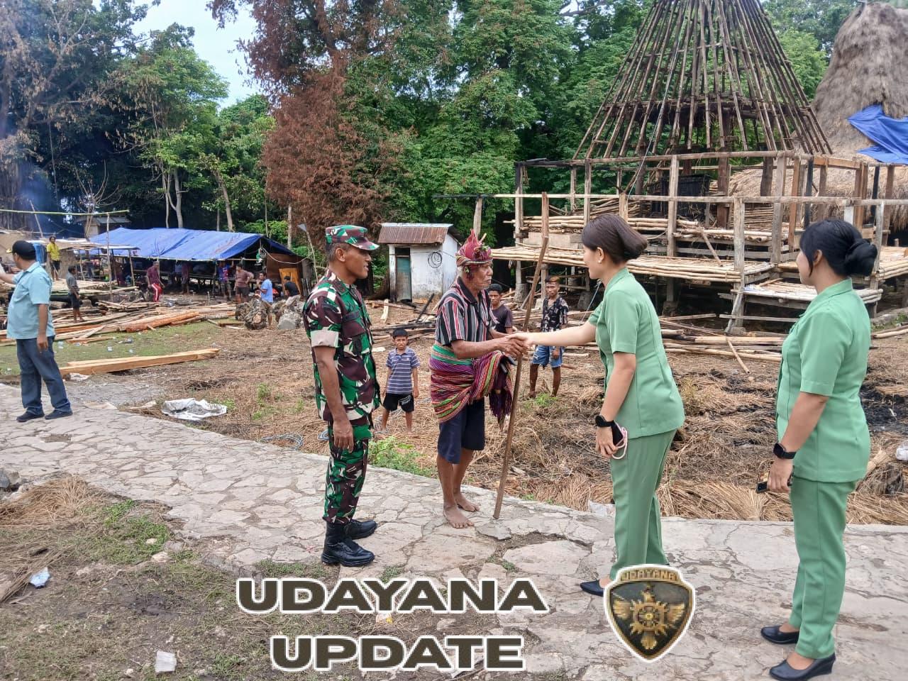 Dandim 1613/Sumba Barat Bersama Persit Sambangi Korban Kebakaran Rumah di Desa Patiala Bawa