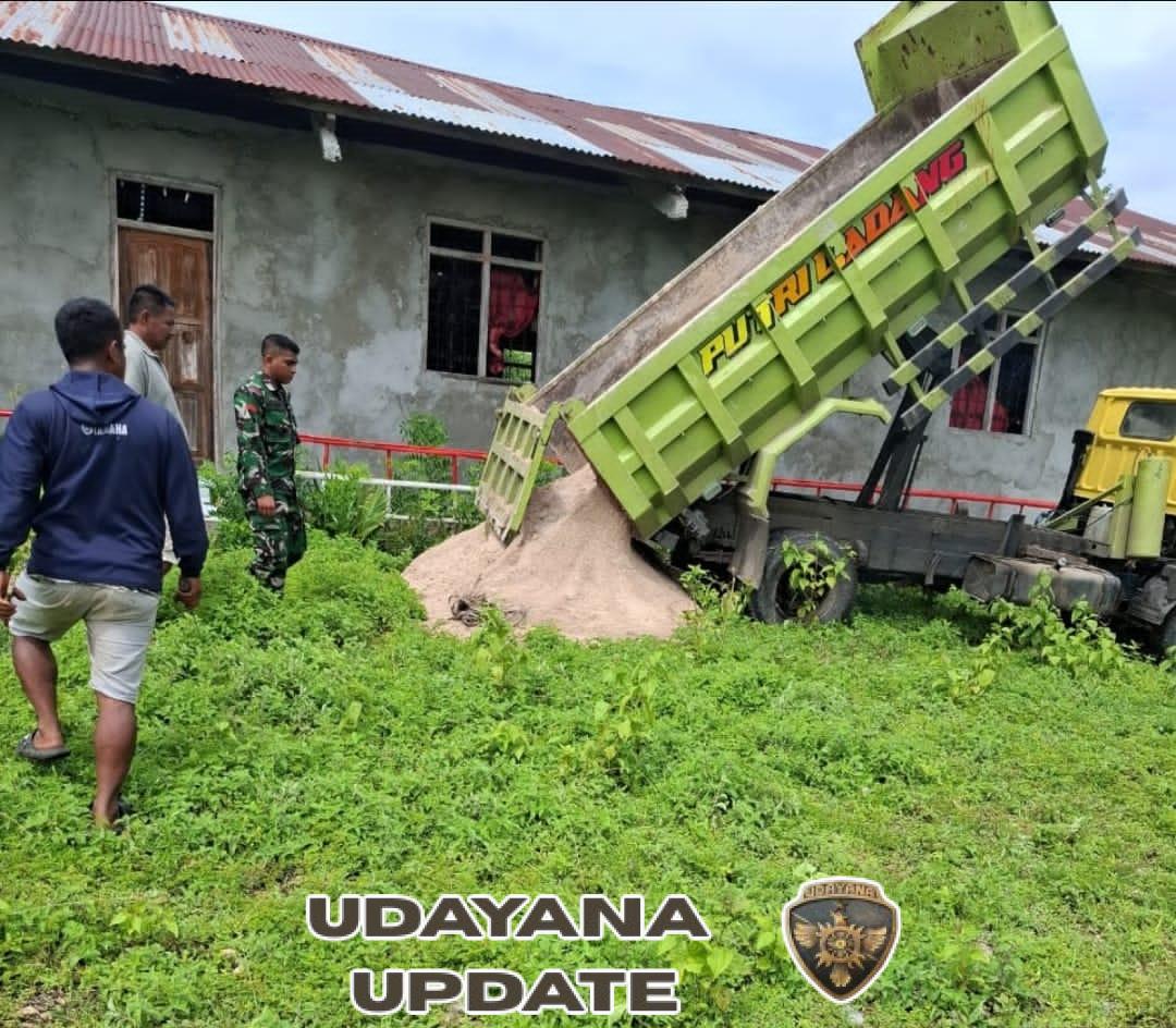 Dukung Perekonomian Desa, Babinsa Kodim 1601/Sumba Timur Dampingi Pembangunan Koperasi