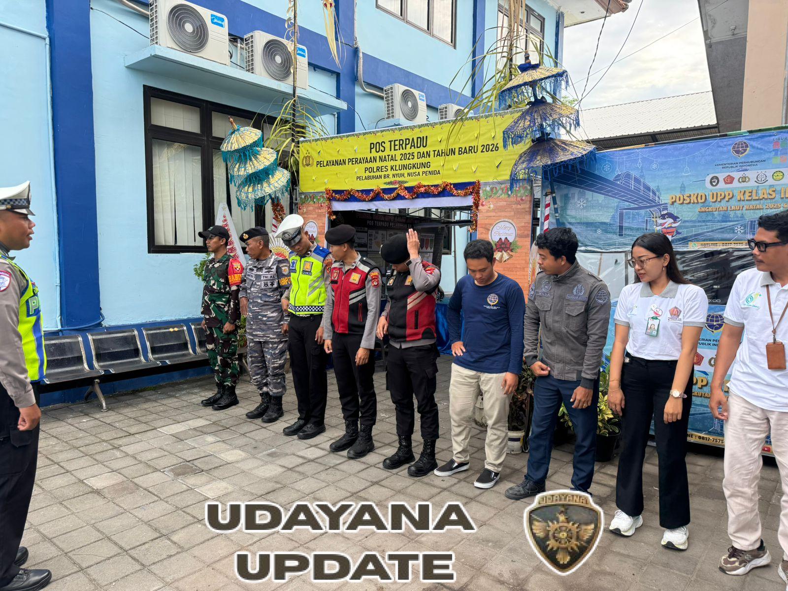 Jelang Nataru, TNI Polri Bersinergi Lakukan Pengamanan Di Pos Terpadu Nataru Pelabuhan Banjar Nyuh