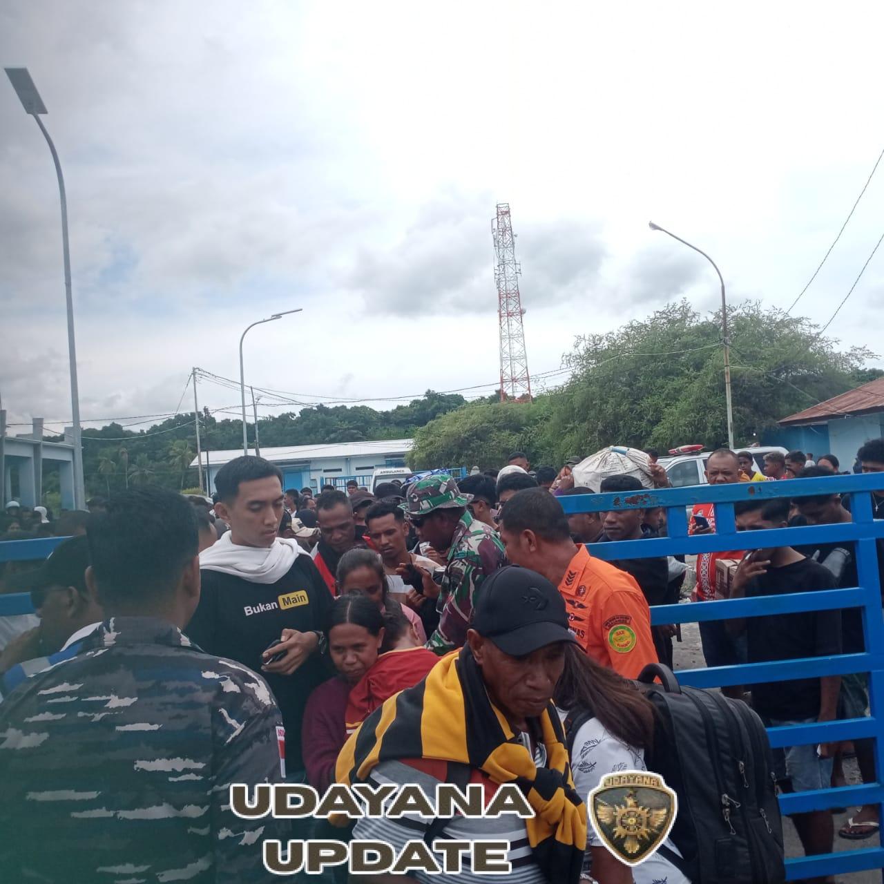 Antisipasi Lonjakan Penumpang Nataru, Babinsa Perketat PAM Pelabuhan Lewoleba