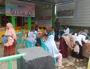 Babinsa Lamontet Dampingi Pelayanan Posyandu Gotong Royong untuk Cegah Stunting