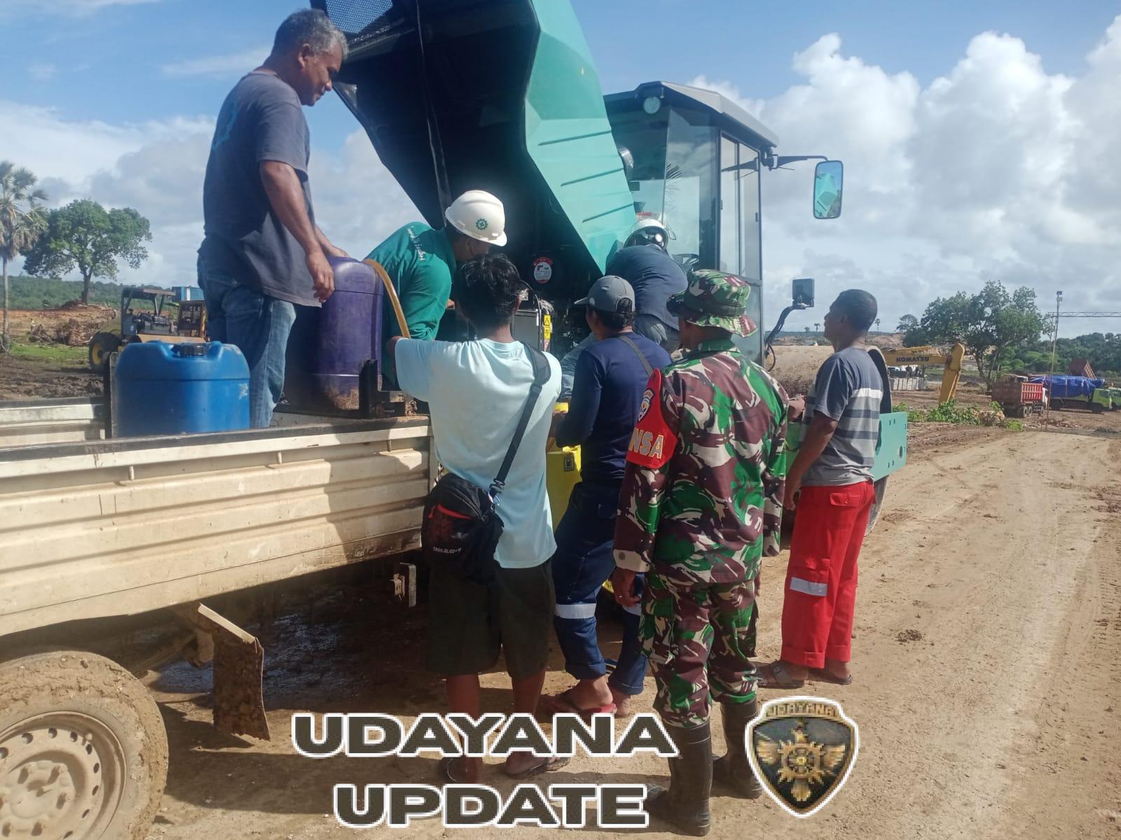 Babinsa Kodim 1627/RN Laksanakan Monitoring dan Pengamanan Sentra Industri Garam Nasional di Rote Timur