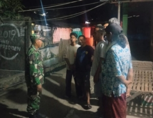 Patroli Ronda Malam Babinsa Monta Perkuat Pencegahan Kejahatan dan Pengaruh Negatif
