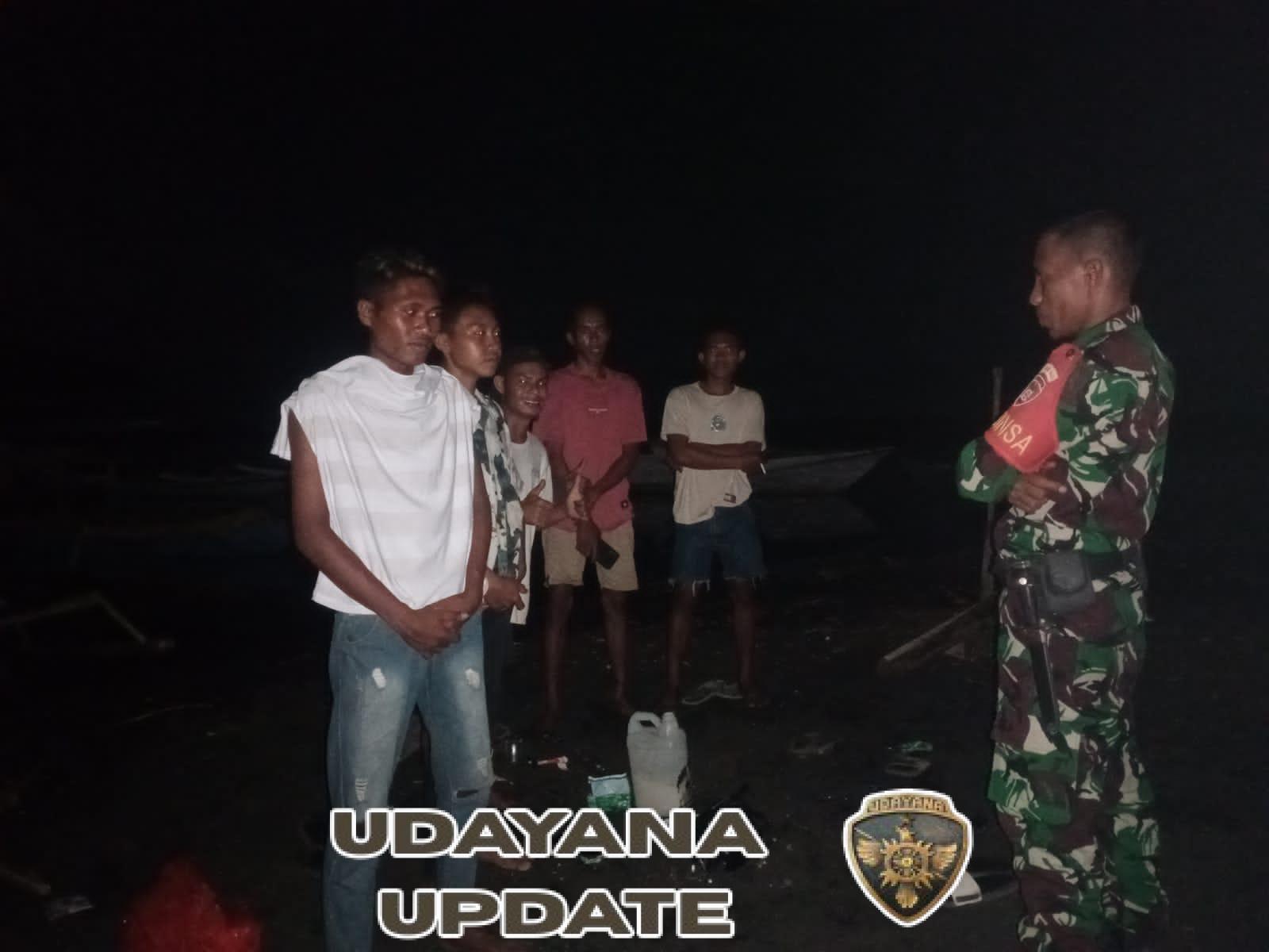 Patroli Babinsa Desa Kangga Perkuat Gotong Royong dan Keamanan Lingkungan