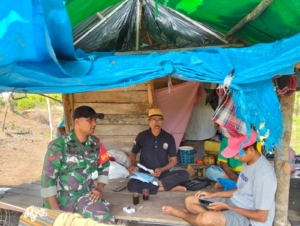 Babinsa Desa Goa Laksanakan Komsos dan Patroli Wilayah untuk Jaga Kondusifitas