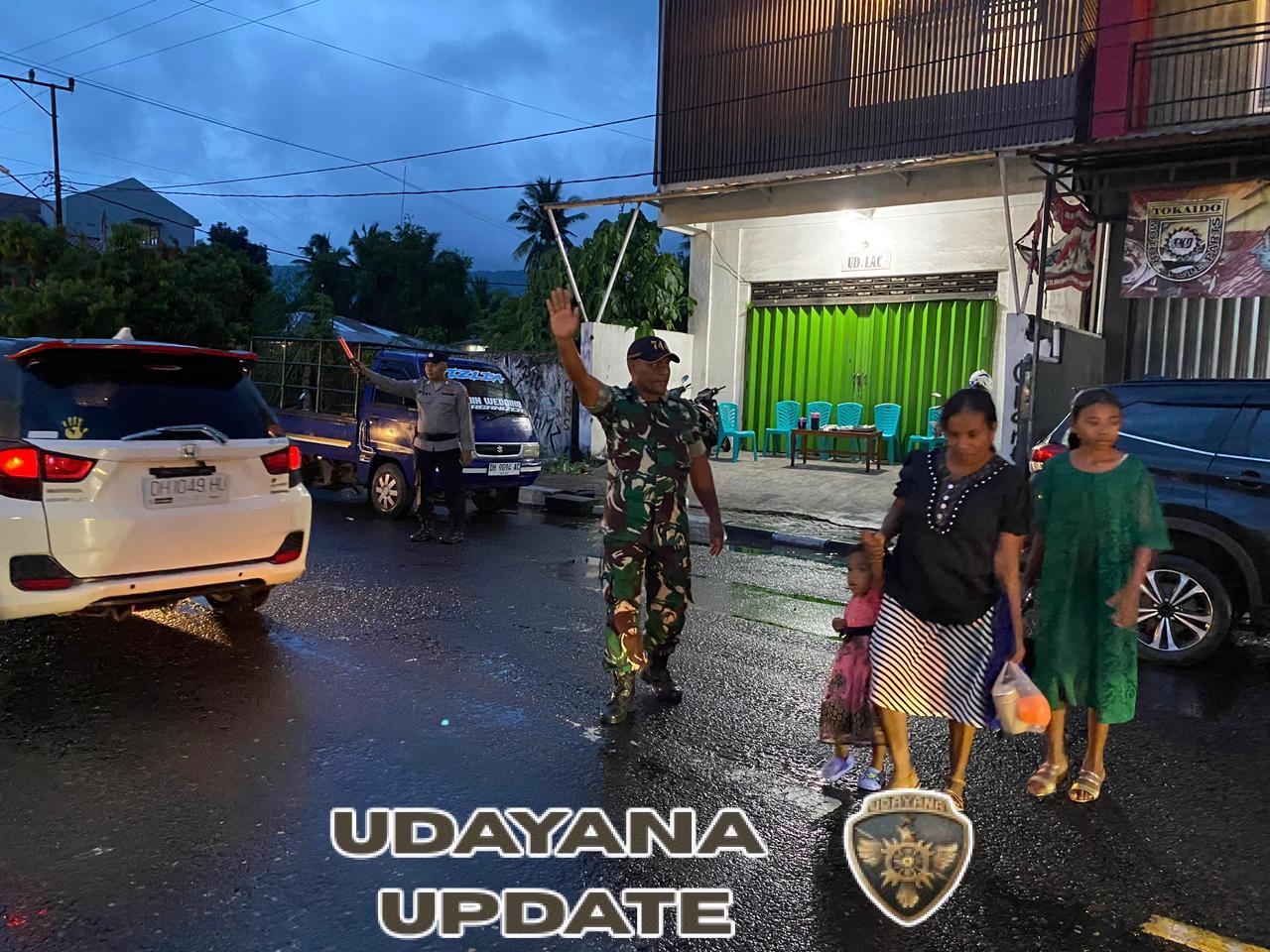 Babinsa Koramil Kalabahi Laksanakan Pengamanan Ibadah Natal dengan Aman dan Lancar