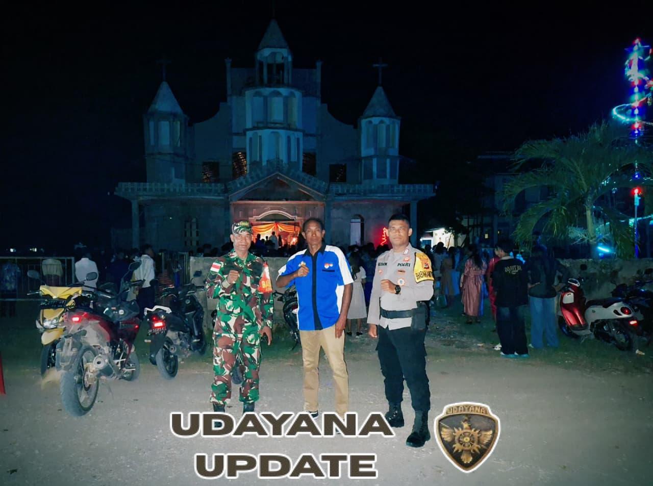 Personil Babinsa Koramil Betun Amankan Sejumlah Gereja di Kota Betun Pada Ibadah Malam Natal