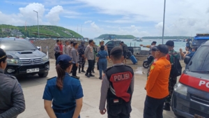 Danramil Dan Kapolsek Nusa Penida Sambut Kunjungan kapolres Di Posko Terpadu Nataru