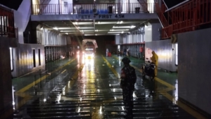 Piket Koramil 1627-02/Pantai Baru Amankan Kedatangan Kapal Garda Maritim 3 di Pelabuhan ASDP