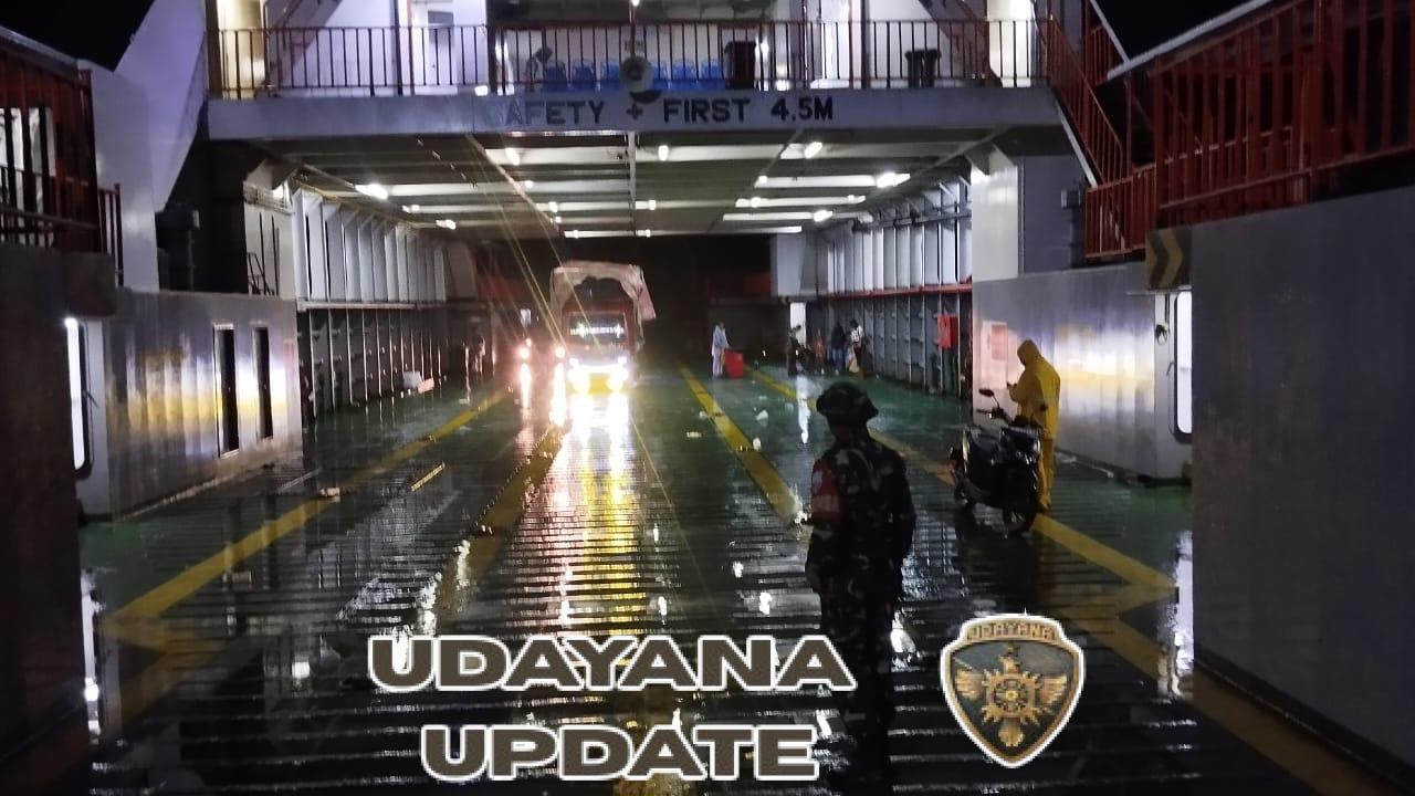 Piket Koramil 1627-02/Pantai Baru Amankan Kedatangan Kapal Garda Maritim 3 di Pelabuhan ASDP