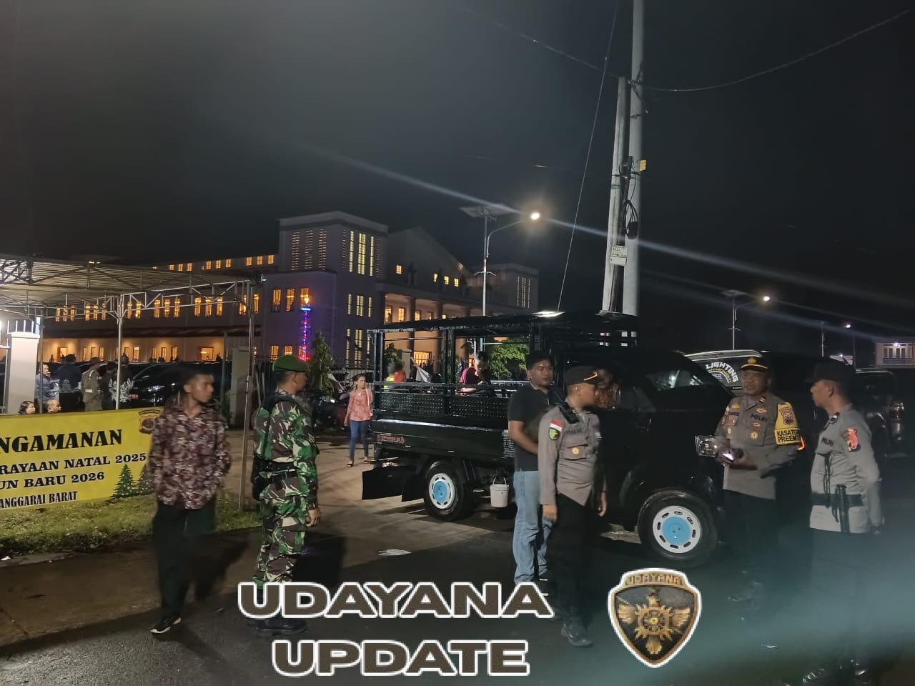 Menebar Damai di Malam Kudus: Aksi Humanis Prajurit Kodim Manggarai Barat Kawal Misa Natal di Gereja St. Petrus