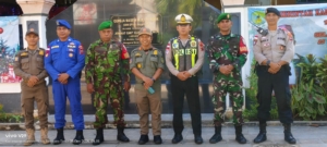 Pastikan Ibadah Natal Kondusif, Personel Koramil 1630-01/Komodo Amankan Gereja GMIT Labuan Bajo
