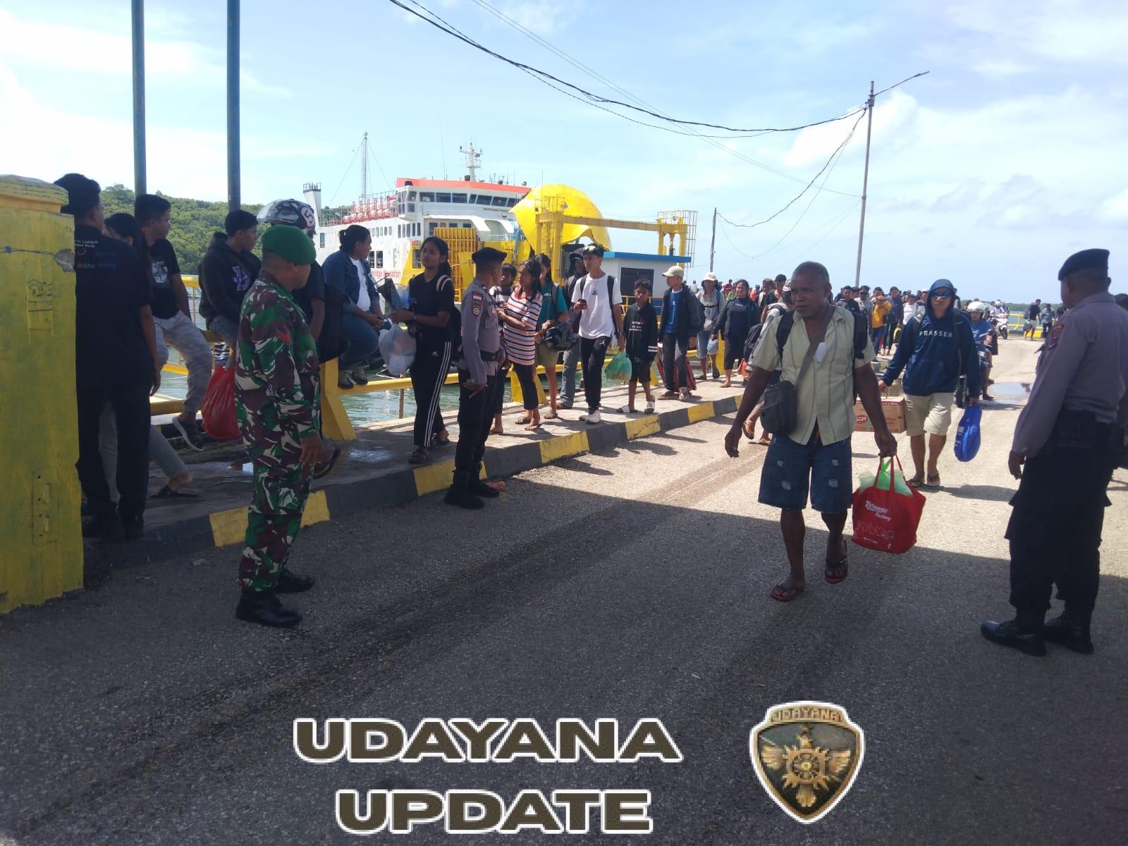 Piket Koramil 1627-02/Pantai Baru Monitoring Bongkar Muat KMP Kalibodri di Pelabuhan Feri