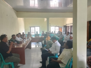 Danramil Poto Tano Hadiri Rapat Musyawarah Terkait Sengketa Tanah Warga Desa Tuananga