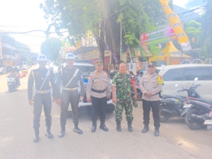 Babinsa Bersama Aparat Amankan Ibadah Natal GMIT Koinonia