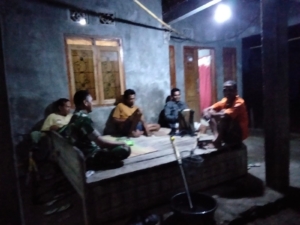 Serda Salmanfarid Edukasi Warga Dusun Sambi Kompo soal Kamtibmas