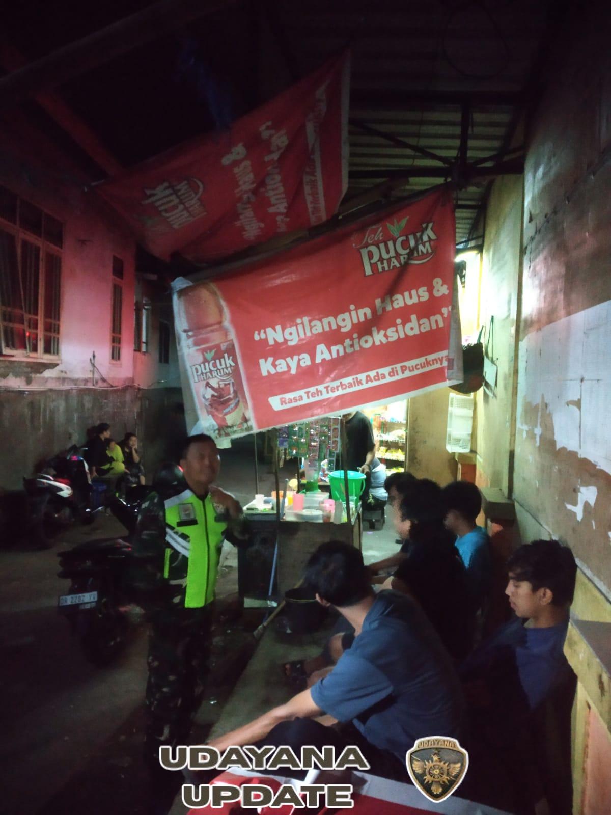 Babinsa Masbagik Timur Gelar Patroli Kongkow-Kongkow, Ajak Pemuda Jauhi Tawuran