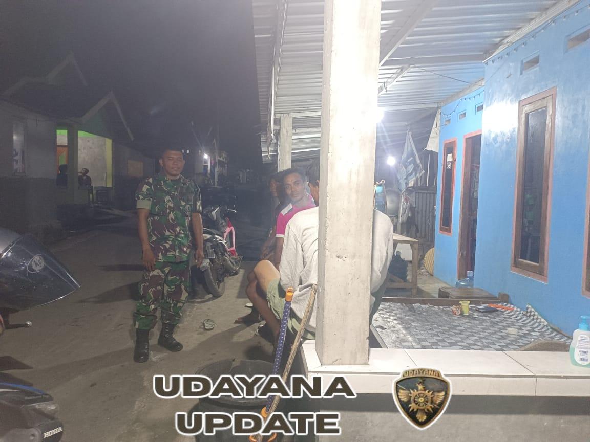 Patroli Malam Koramil Poto Tano, TNI Imbau Warga Jaga Keamanan Lingkungan