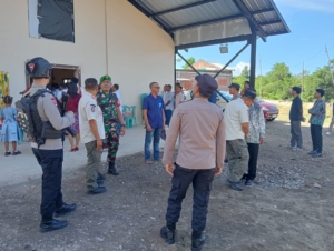 Babinsa Kodim 1628/Sumbawa Barat Amankan Misa Raya Natal 2025 di Maluk