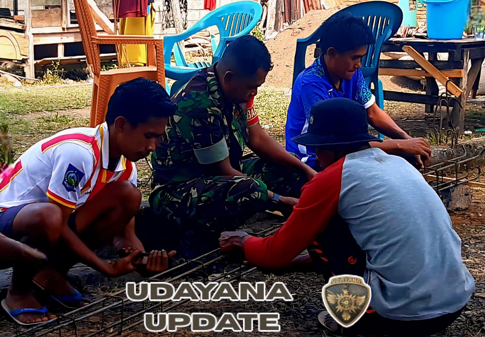 Babinsa Hu’u Bantu Warga Dusun Madawa dalam Pembangunan Desa