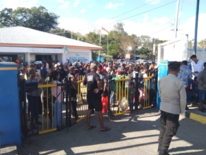 Piket Koramil 1627-02 Pantai Baru Monitoring Keberangkatan KMP Garda Maritim 3 ke Kupang