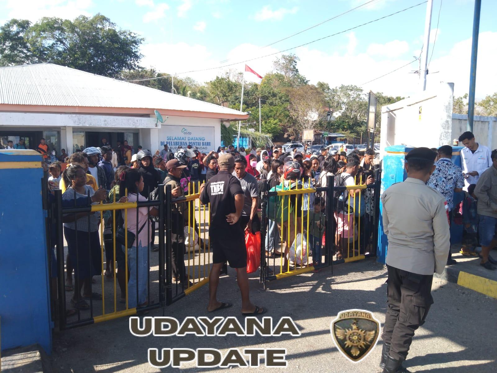 Piket Koramil 1627-02 Pantai Baru Monitoring Keberangkatan KMP Garda Maritim 3 ke Kupang