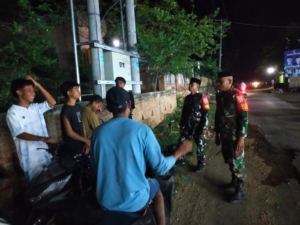 Meningkatkan Keamanan, Koramil 1608-03/Sape Gelar Patroli Siskamling di Kecamatan Sape dan Lambu