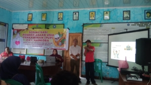Cegah Pernikahan Dini dan Narkoba, Babinsa Seran Dampingi Sosialisasi KUA Seteluk
