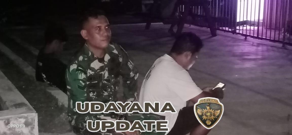 Babinsa Poto Tano Laksanakan Patroli Malam, Tingkatkan Keamanan Warga