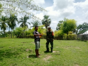 Babinsa Koramil 1627-01/Baa Cek dan Ukur Lokasi KDKMP di Desa Kuli Aisele