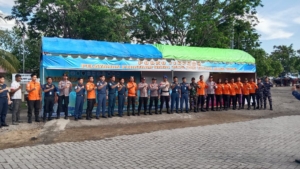 Personel Kodim 1603/Sikka Laksanakan Pengamanan Natal dan Arus Mudik Masyarakat