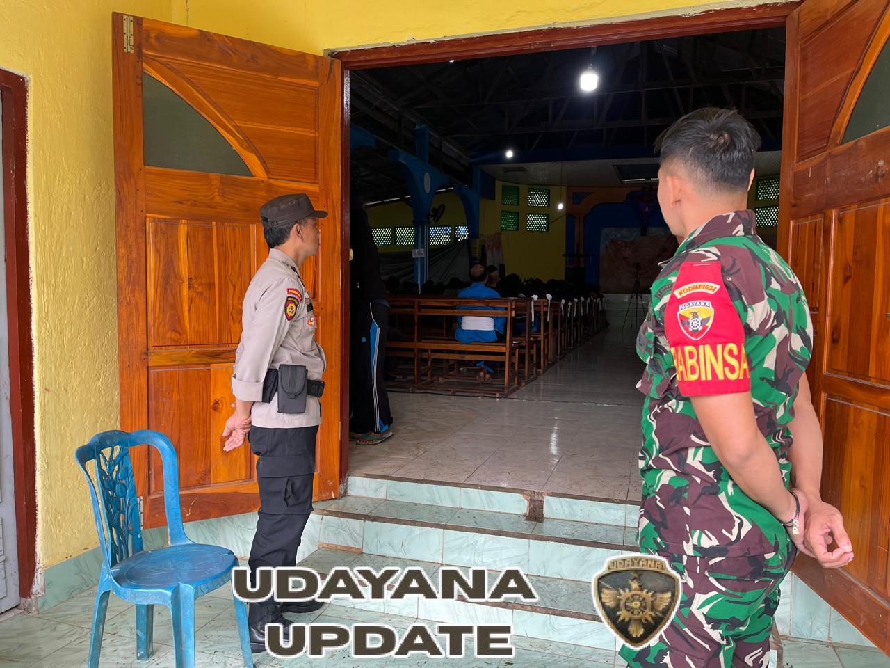 Sinergi TNI – POLRI Hadirkan Rasa Aman saat Misa Natal di Buyasuri