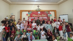 Sambut Natal, Satgas Pamtas Yonarmed 12 Kostrad Berbagi Bingkisan dan Sukacita