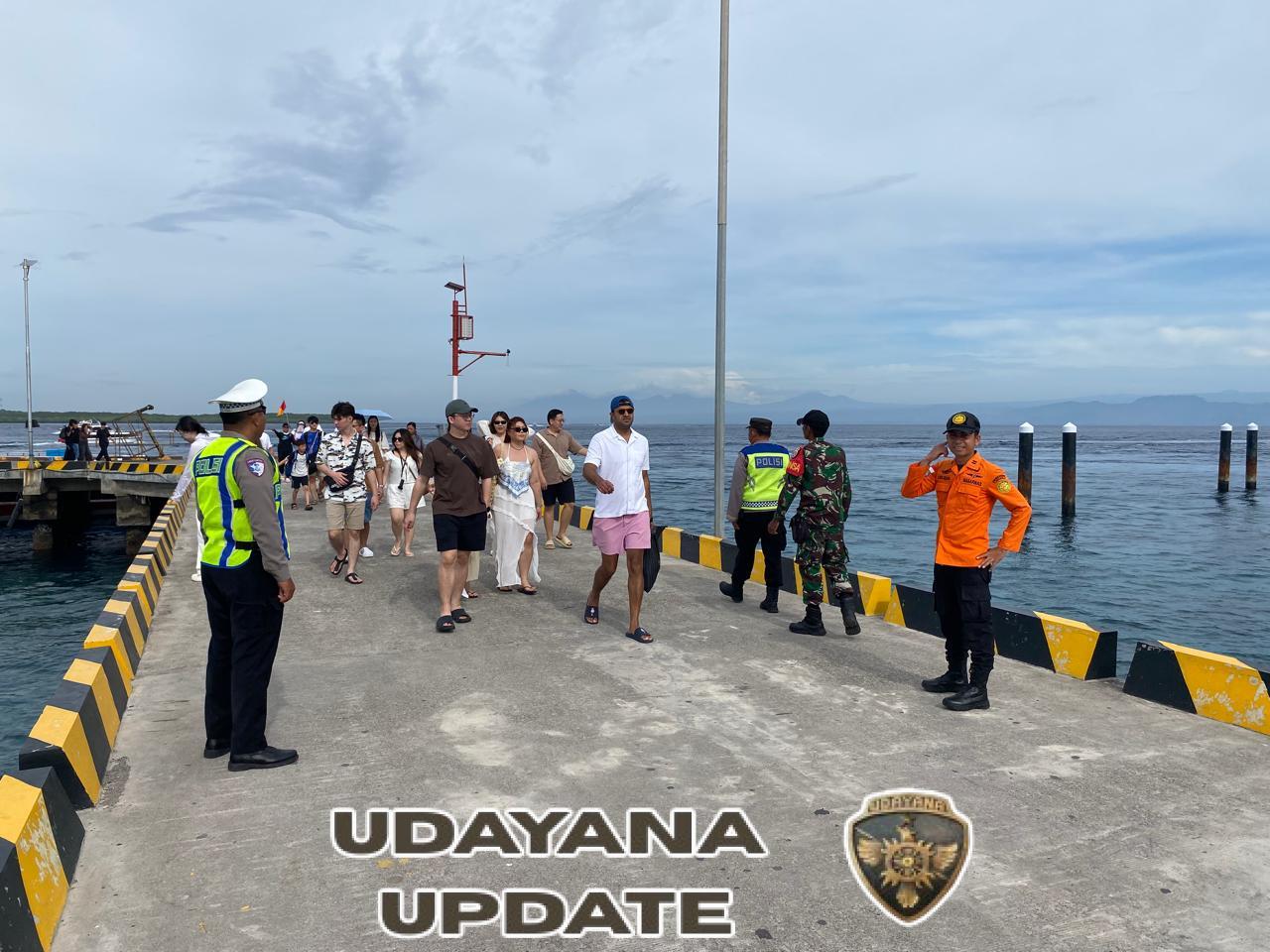 Aparat Gabungan Di Nusa Penida Tetap Konsisten Bersiaga Di Posko Terpadu Nataru Pelabuhan Banjar Nyuh