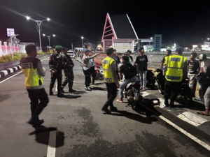 Jaga Kondusivitas Wilayah, Patroli Gabungan TNI–Polri Digelar di Kecamatan Taliwang