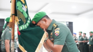 Tradisi Pelepasan Jabatan Kasi Ops Kasrem 161/Wira Sakti Digelar di Makorem Kupang