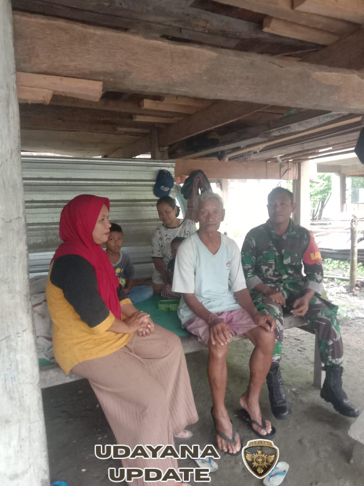 Jalin Kedekatan dengan Masyarakat, Babinsa Air Suning Laksanakan Komsos