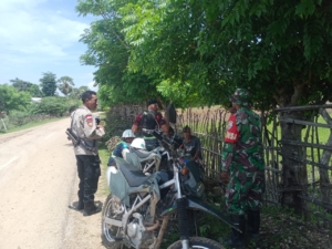 Babinsa Kodim 1627/Rote Ndao Laksanakan Monitoring dan Pengamanan Sentra Industri Garam Nasional