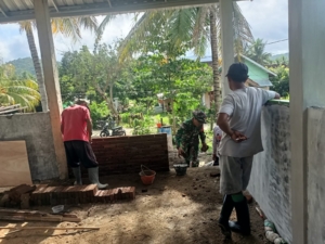 Komsos Babinsa Koramil 1628-03/Seteluk Dukung Pembangunan Posyandu Wujud Sinergi TNI AD,