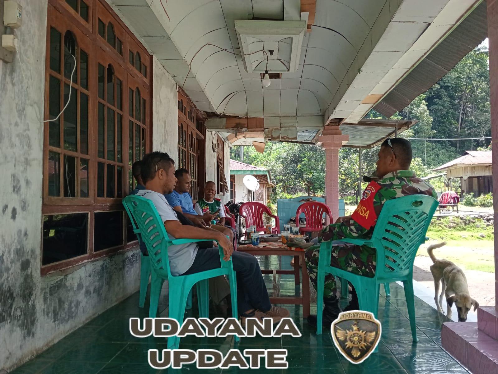 Hadir di Tengah Warga, Babinsa Maurole Laksanakan Pengamanan Wilayah di Desa Otogedu