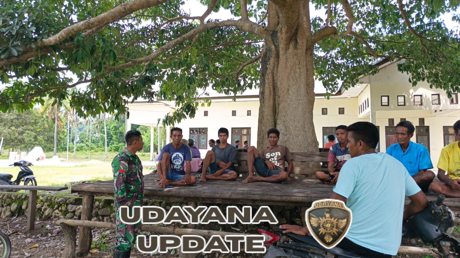 Babinsa Praka Umbu Hasan Ajak Warga Jaga Kamtibmas Lewat Komsos