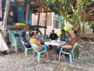 Babinsa Desa Goa Laksanakan Patroli Wilayah dan Komsos Jaga Kamtibmas