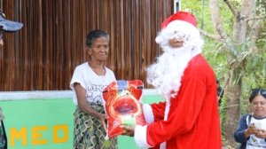 Tutup Akhir Tahun Penuh Makna, Satgas Pamtas Laksanakan Program Bedah Rumah