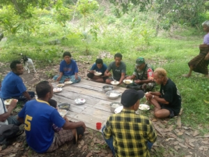 Hadir di Tengah Warga, Babinsa Kotabaru Ciptakan Rasa Aman di Desa Rangalaka