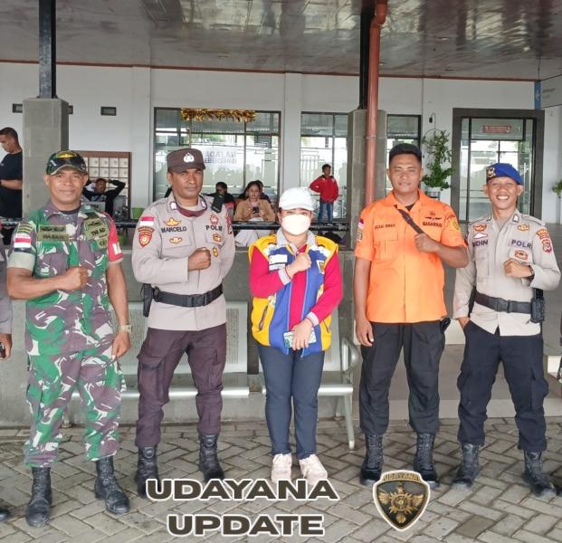 Babinsa Koramil Alak Amankan Nataru Pelabuhan Bandara Kupang