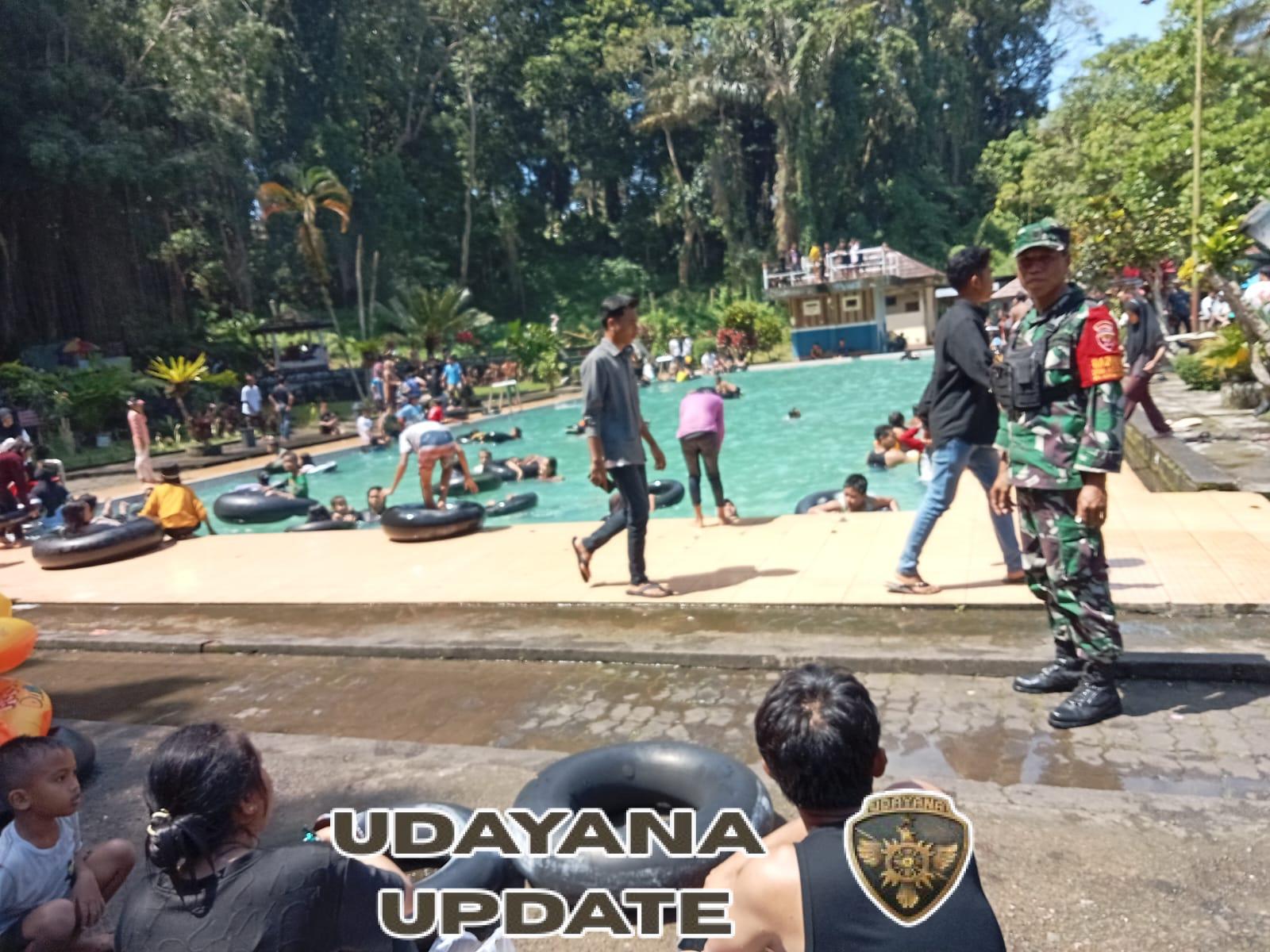 Himbau Para Pengunjung Wisata, Babinsa Aik Bukak Tekankan Jaga Keamanan Keluarga