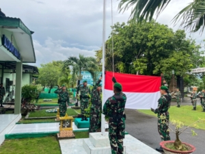 Kodim 1601/Sumba Timur Gelar Upacara Bendera Minggu Terakhir Bulan Desember